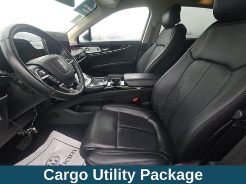 Used 2022 Lincoln Nautilus Reserve w/ Equipment Group 202A image 8