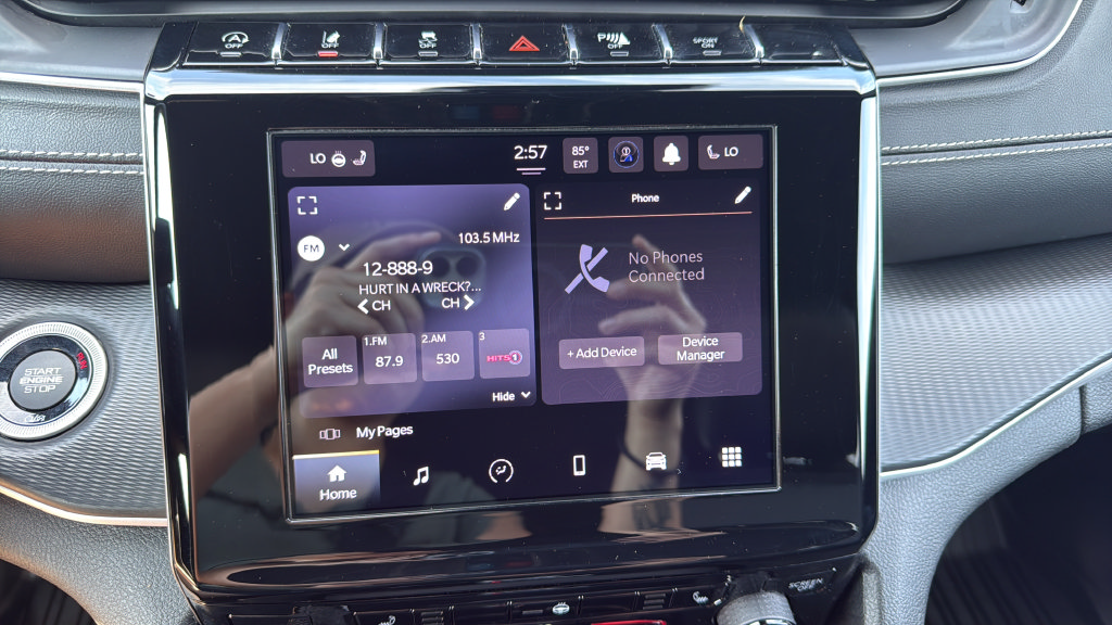 Used 2023 Jeep Grand Cherokee Altitude AWD/4WD image 25