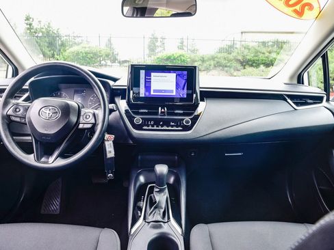 Certified 2025 Toyota Corolla LE image 15