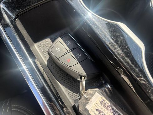 Used 2025 Chevrolet Equinox LT FWD image 26