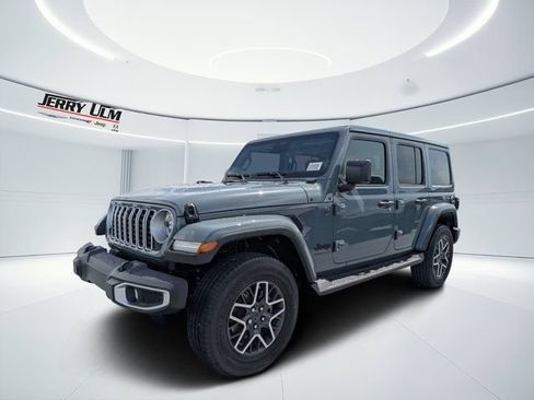 New 2026 Jeep Wrangler Unlimited Sahara AWD/4WD image 7