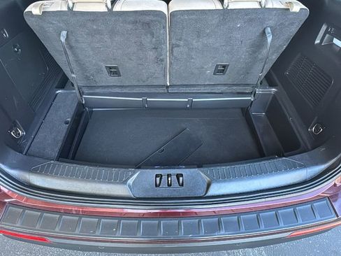 Certified 2022 Ford Explorer XLT image 25