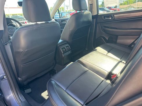 Used 2017 Subaru Outback 2.5i Limited AWD/4WD image 18