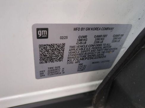 Used 2025 Chevrolet Trax LT image 30