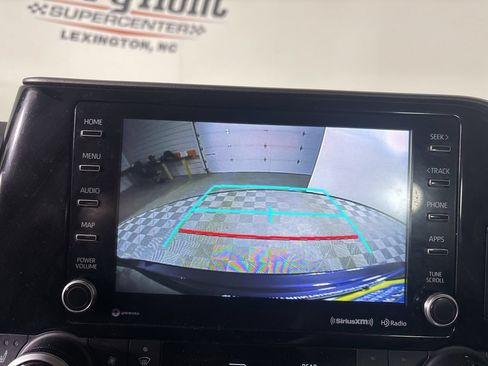 Used 2021 Toyota Highlander XLE FWD image 20