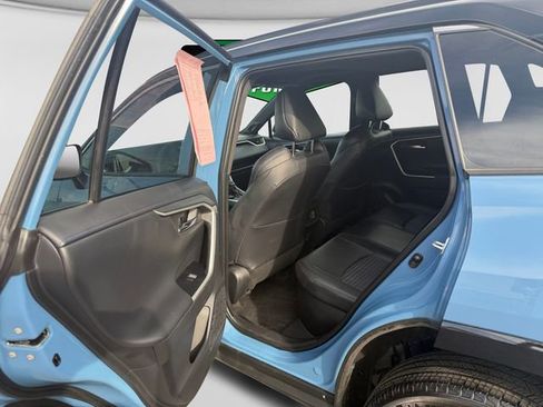 Used 2022 Toyota RAV4 XSE AWD/4WD image 9