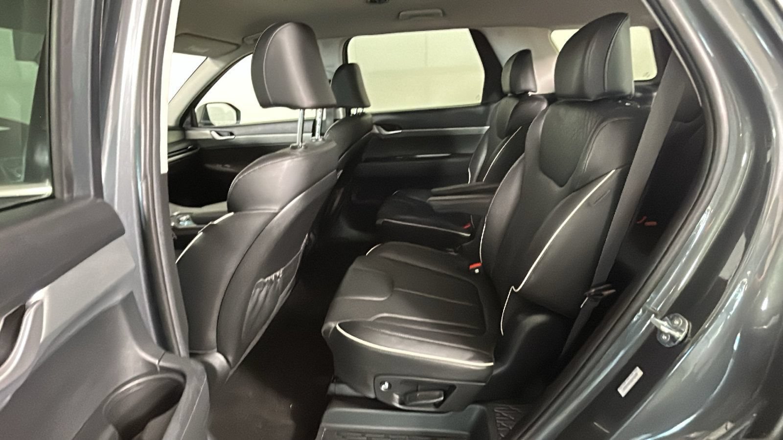 Used 2025 Hyundai Palisade SEL FWD image 30
