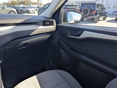 Used 2022 Ford Escape SE image 16