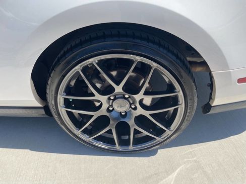 Used 2010 Ford Mustang GT Premium image 19