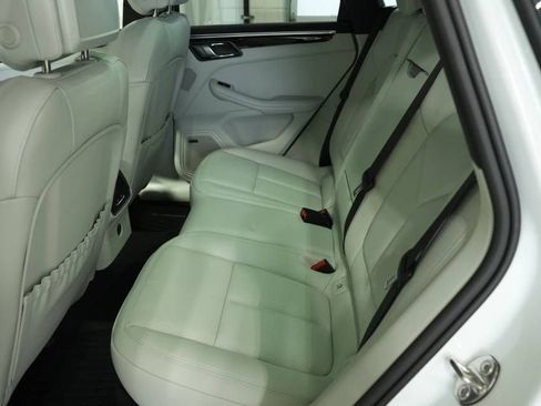 New 2026 Porsche Macan image 27