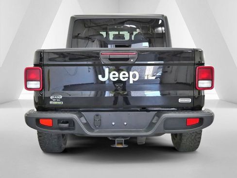 Used 2023 Jeep Gladiator Overland AWD/4WD image 6