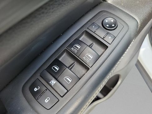 Used 2021 Jeep Grand Cherokee Freedom Edition AWD/4WD image 13