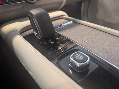 Used 2023 Volvo XC90 B6 Plus w/ Protection Package Premier image 19