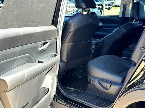 Used 2024 Toyota Grand Highlander Limited image 22