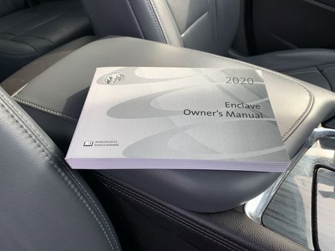 Used 2020 Buick Enclave Essence image 34