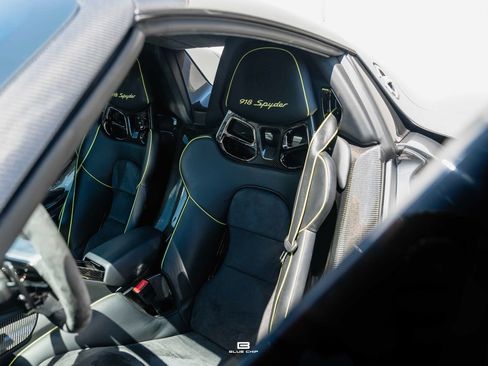 Used 2015 Porsche 918 Spyder AWD/4WD image 32
