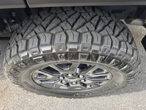 Used 2025 Toyota 4Runner SR5 image 5