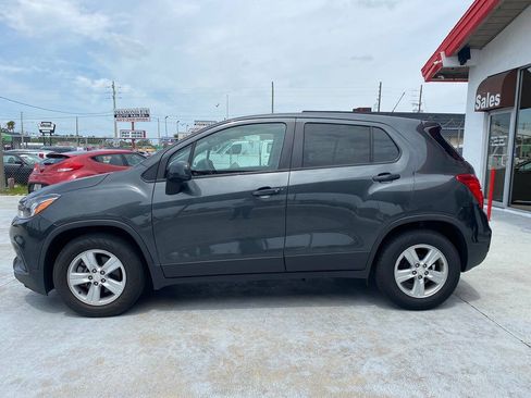 Used 2019 Chevrolet Trax LS w/ Tint and Cruise Package FWD image 3