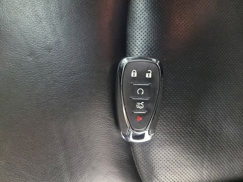 Used 2023 Chevrolet Malibu LT FWD image 32