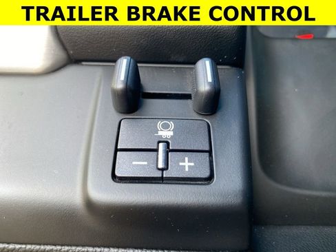 Used 2017 GMC Yukon SLE image 8