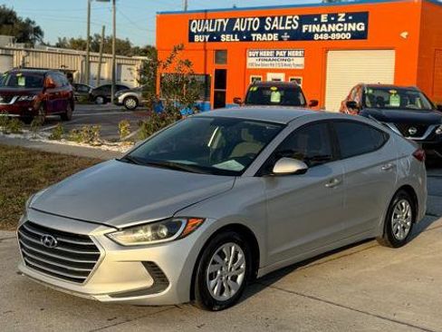 Used 2017 Hyundai Elantra SE FWD image 1