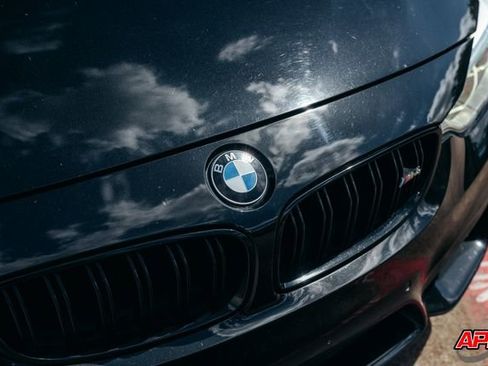 Used 2015 BMW M4 Convertible image 23