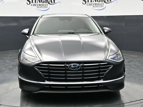 Used 2021 Hyundai Sonata SE FWD image 2