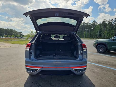 Used 2022 Volkswagen Atlas Cross Sport SEL R-Line image 16