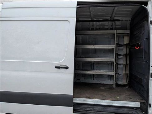 Used 2022 Mercedes-Benz Sprinter 2500 w/ Dashboard Charging Package image 11