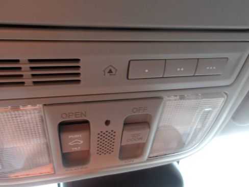 Used 2015 Honda Odyssey EX-L image 17