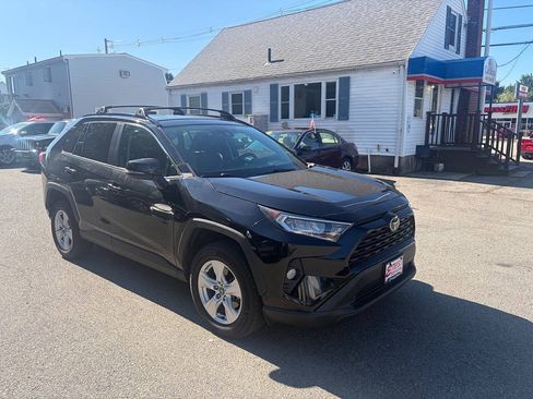 Used 2020 Toyota RAV4 XLE AWD/4WD image 8