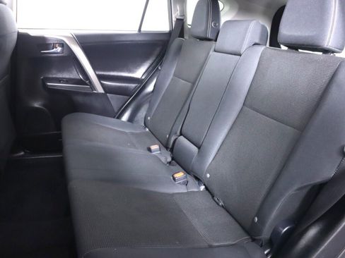 Used 2017 Toyota RAV4 XLE AWD/4WD image 32