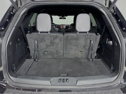 Used 2020 Ford Explorer XLT w/ Equipment Group 202A AWD/4WD image 24
