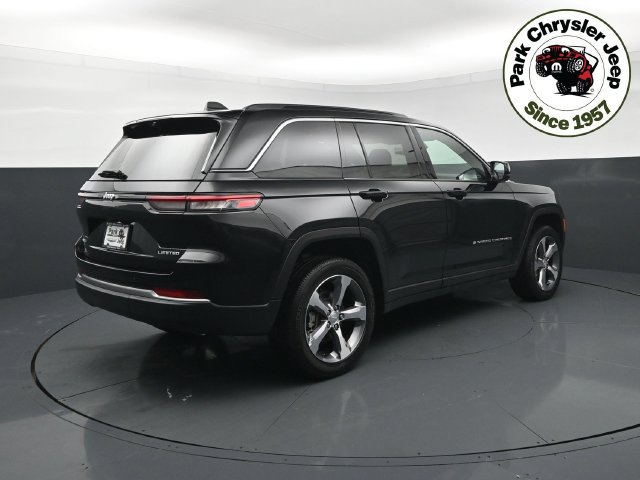 New 2026 Jeep Grand Cherokee Limited w/ Luxury Tech Group II AWD/4WD image 6