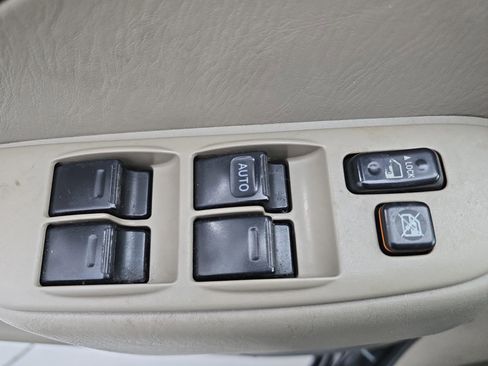 Used 2005 Toyota RAV4 2WD image 23