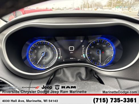 Used 2023 Chrysler Pacifica Touring-L image 16