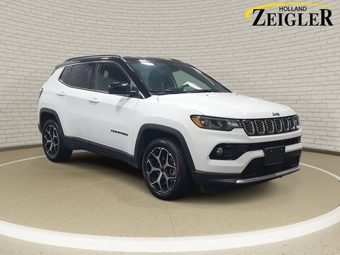 Used 2025 Jeep Compass Limited AWD/4WD image 3