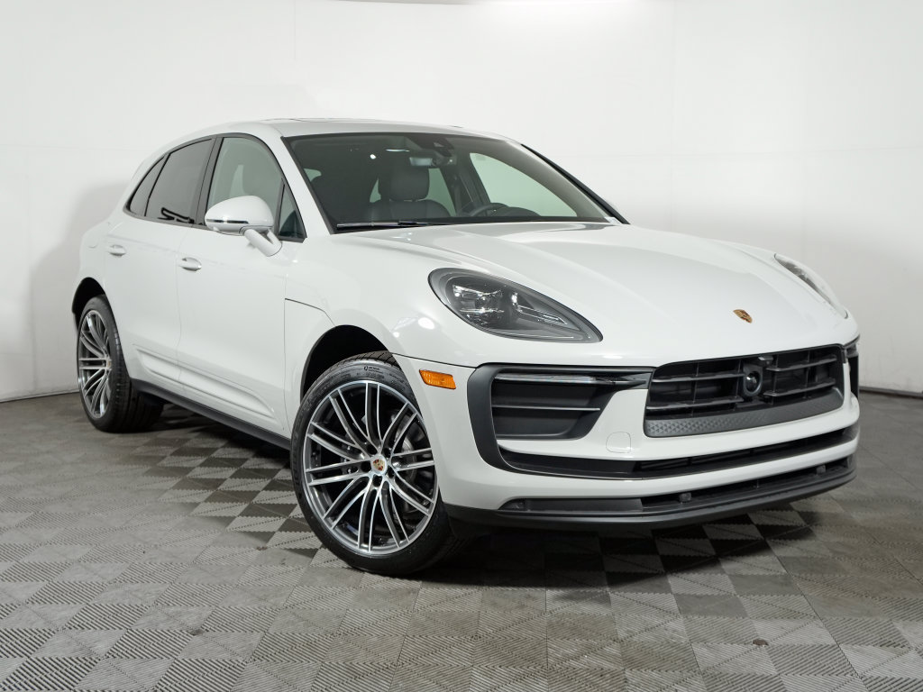 Used 2026 Porsche Macan AWD/4WD image 9