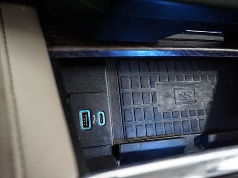Used 2021 Ford Expedition Max Limited RWD image 32