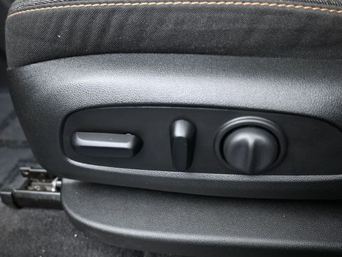 Used 2020 Chevrolet Equinox LT image 12