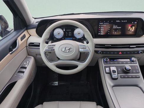 Used 2024 Hyundai Palisade Limited FWD image 12