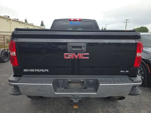 Used 2017 GMC Sierra 2500 SLE w/ Suspension Package, Off-Road AWD/4WD image 4