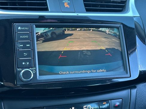 Used 2019 Nissan Sentra SV FWD image 18