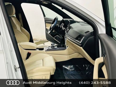 Certified 2023 Audi Q5 2.0T Premium Plus w/ Premium Plus Package AWD/4WD image 9