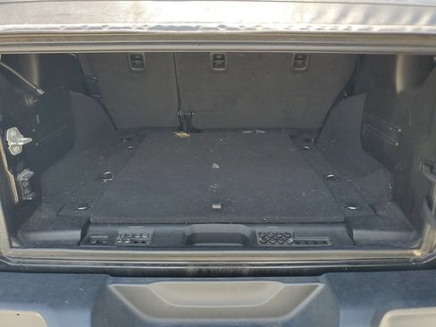 Used 2019 Jeep Wrangler Unlimited Sahara AWD/4WD image 9