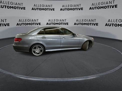 Used 2016 Mercedes-Benz E 400 Sedan image 10