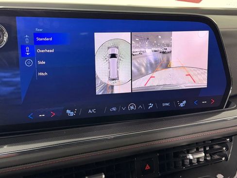 Used 2025 Chevrolet Suburban RST image 21