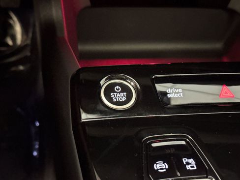 New 2025 Audi Q6 e-tron Premium Plus image 22