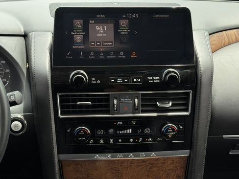 Used 2024 Nissan Armada SL w/ Captain's Chairs Package RWD image 18