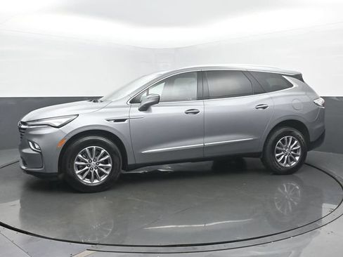 Used 2023 Buick Enclave Essence AWD/4WD image 2